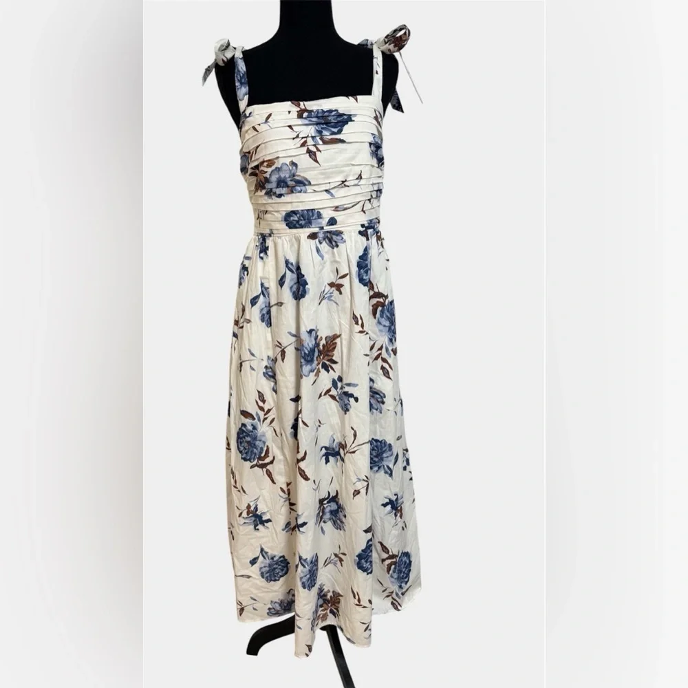 Abercrombie and Fitch Natural White Blue Floral Emerson Tie Strap Maxi Dress M